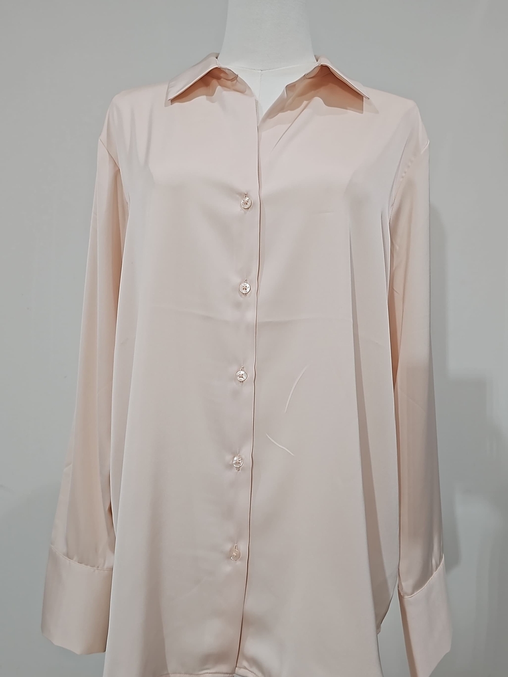 Cupcakes & Cashmere Blush Pink Satin Button-Down Shirt Size M - NWOT